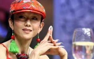 杨丽萍含泪宣布解散苦心经营的舞蹈团,背后的原因有哪些 杨丽萍含泪宣布_解散